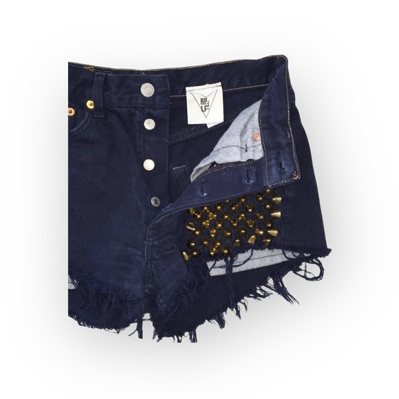 RP 4 LF ➤ Rihanna‘s Ragged Priest ➤ Levi's® Red Tab Cut Off Studs Shorts ➤ Navy - Picture 6 of 16